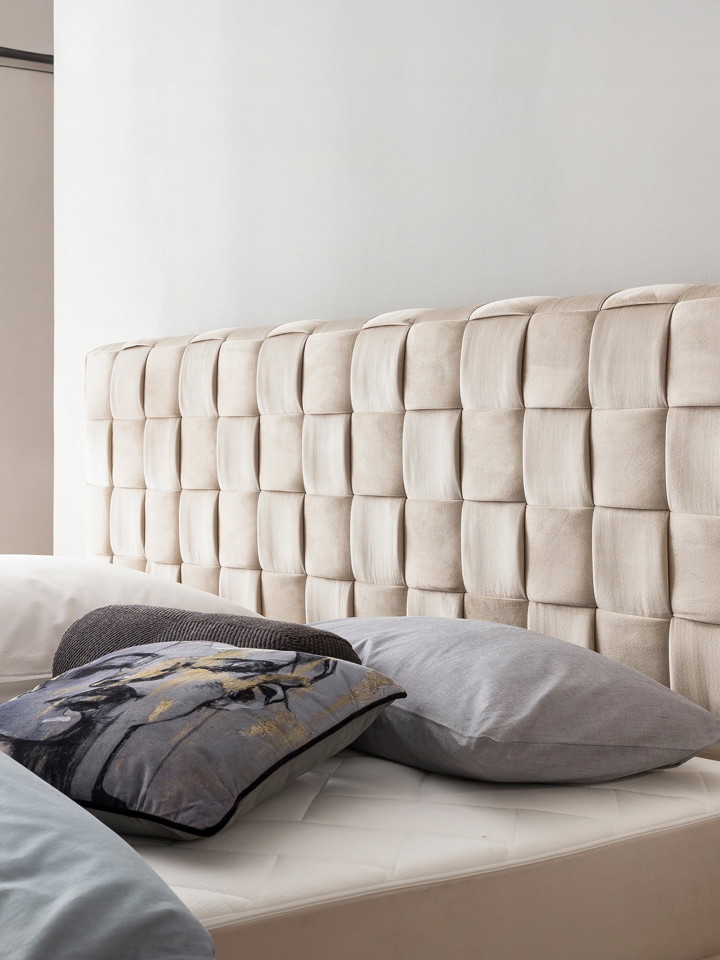 Velours Bett mit Stauraum Creme BARCELO BettCo Boxspringbetten