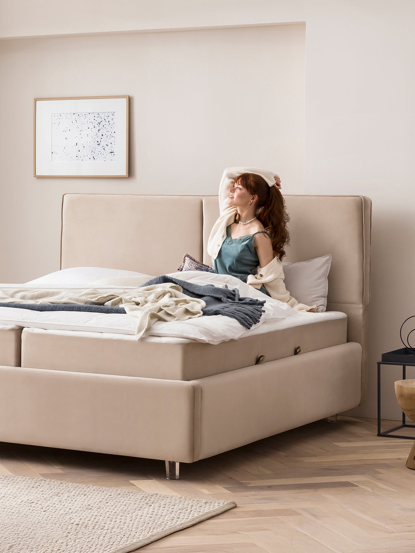 Velours Bett mit Stauraum Creme BARI BettCo Boxspringbetten