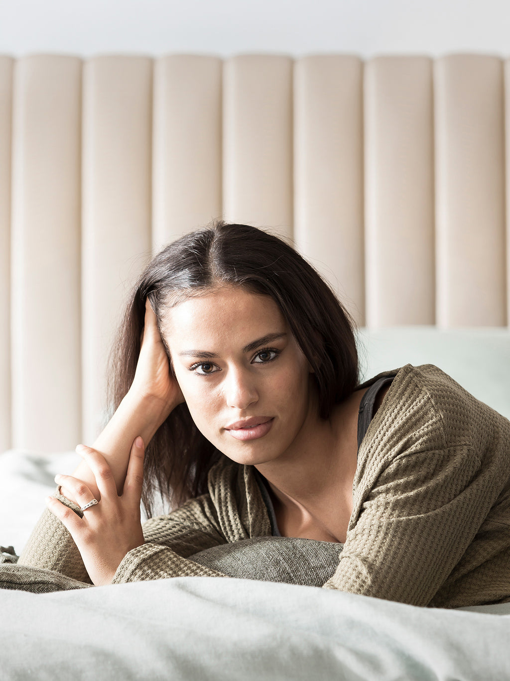 Velours Bett mit Stauraum Creme Paris