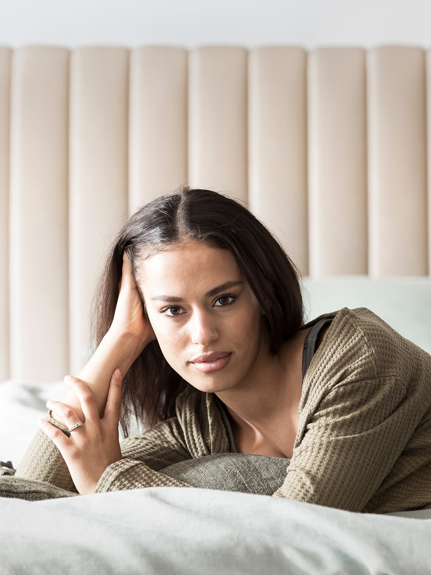 Velours Bett mit Stauraum Creme Paris