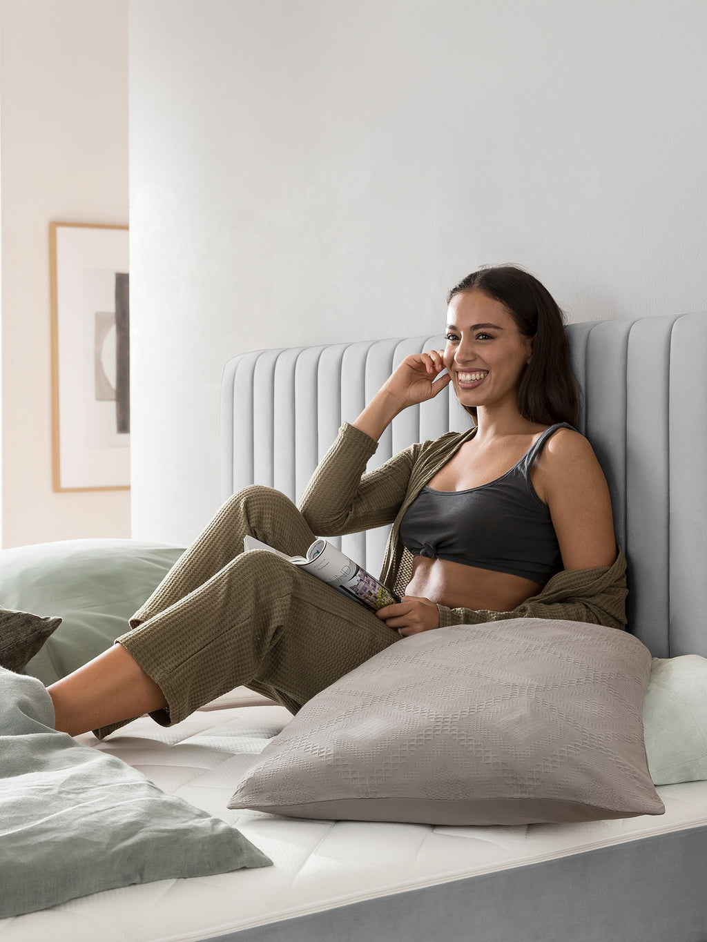 Velours Bett mit Stauraum Grau Paris