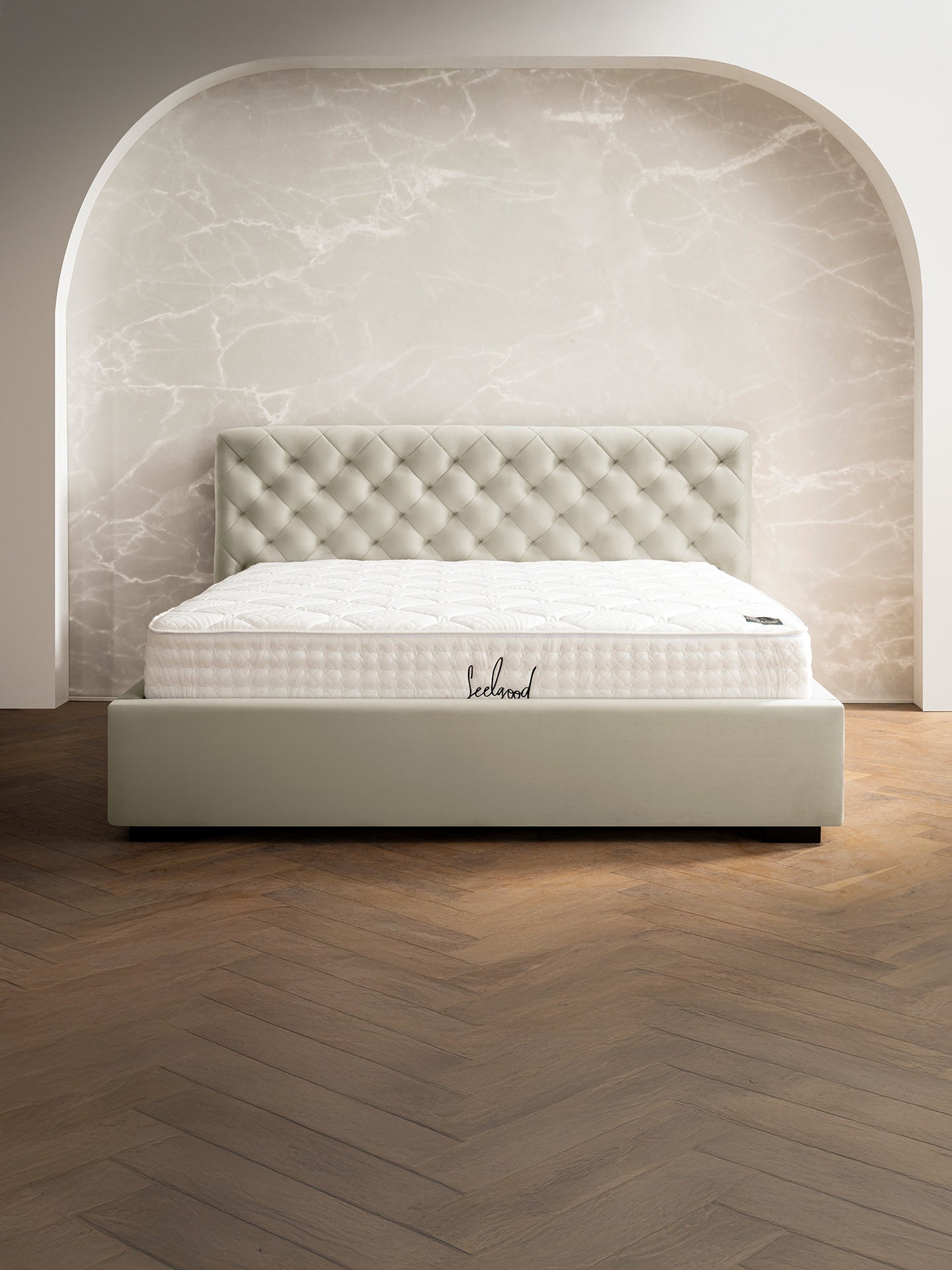 Velvet Bett mit Stauraum Altweiß STELLA