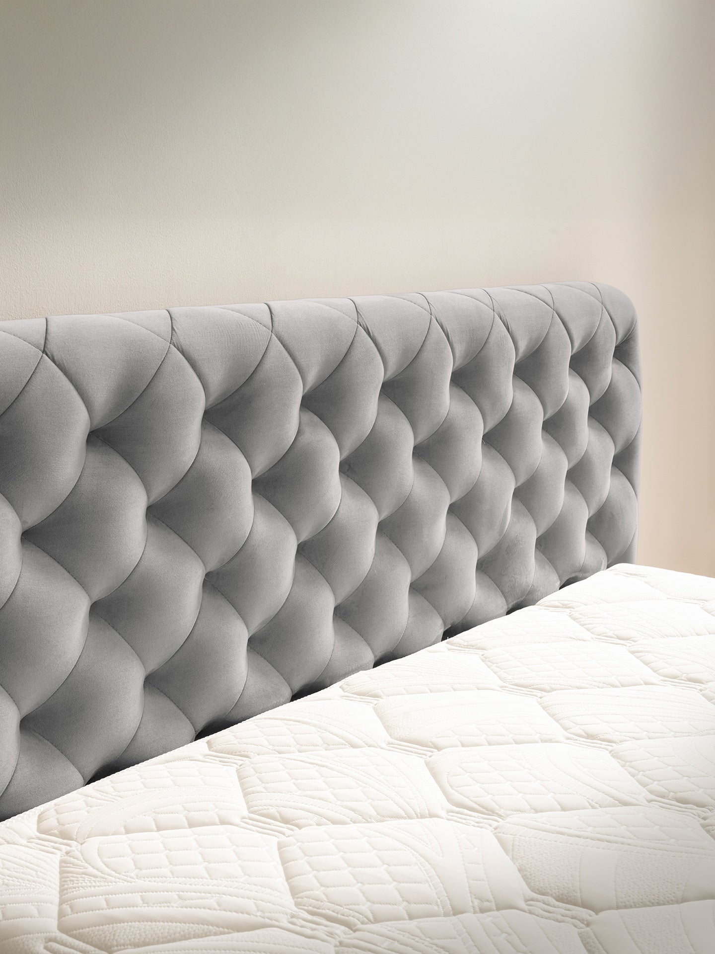 Velvet Bett mit Stauraum Grau STELLA