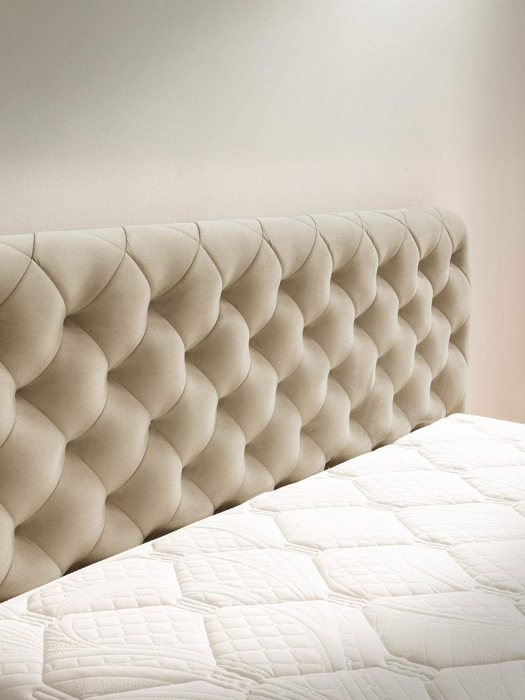 Velvet Bett mit Stauraum Taupe STELLA