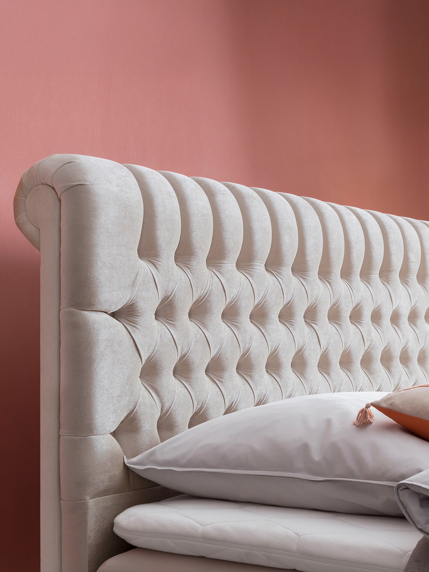 Samt Boxspringbett mit Stauraum Beige CHESTER