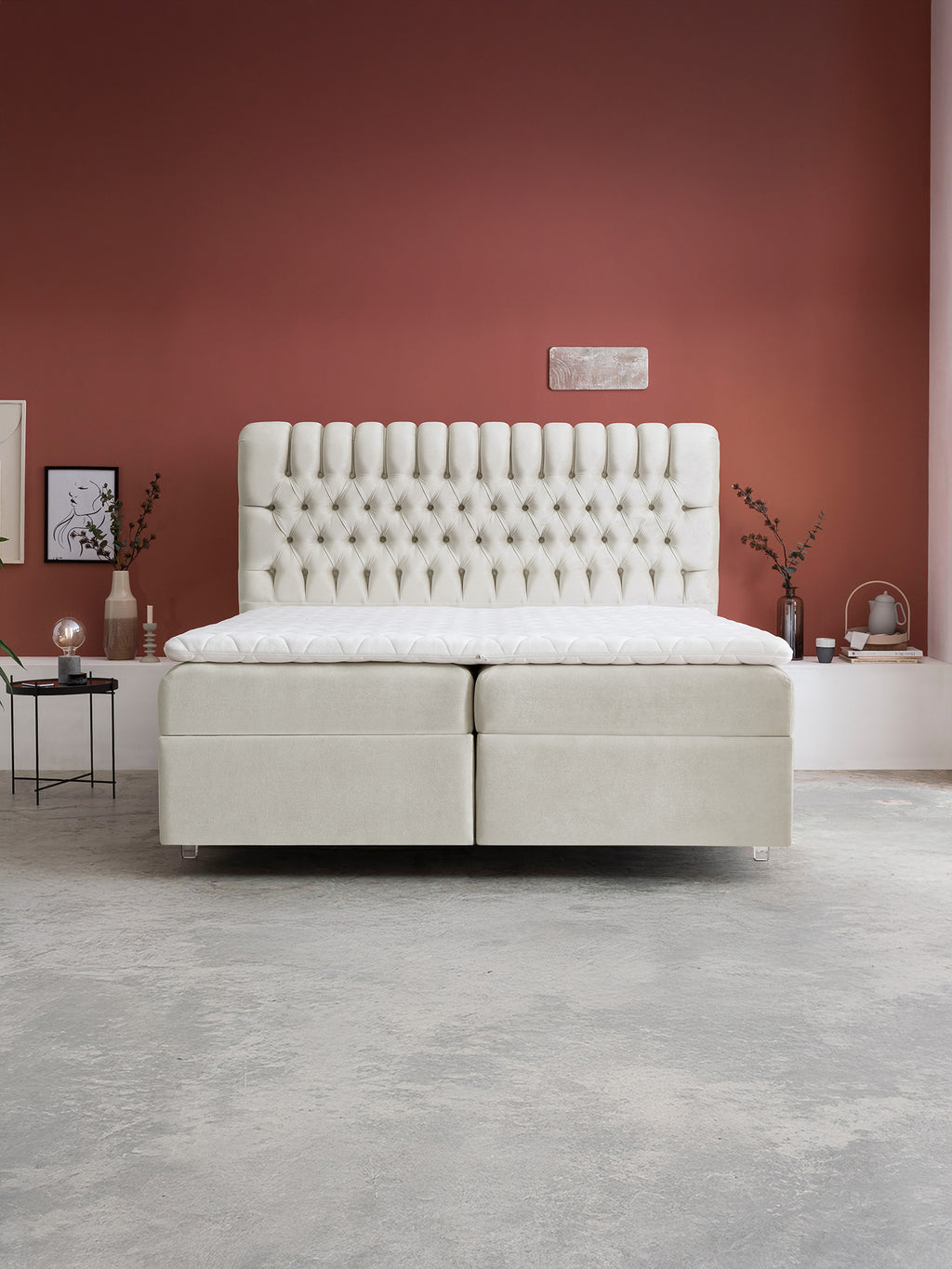 Samt Boxspringbett mit Stauraum Creme CHESTER