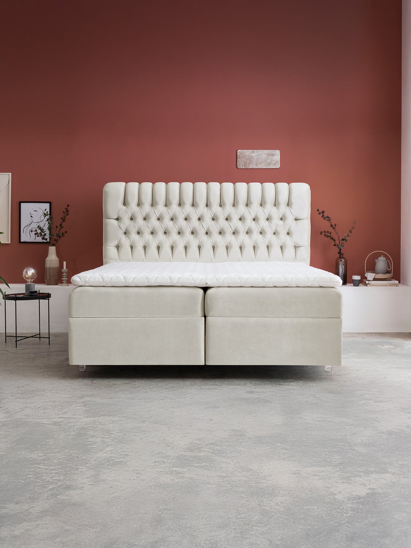 Samt Boxspringbett mit Stauraum Creme CHESTER