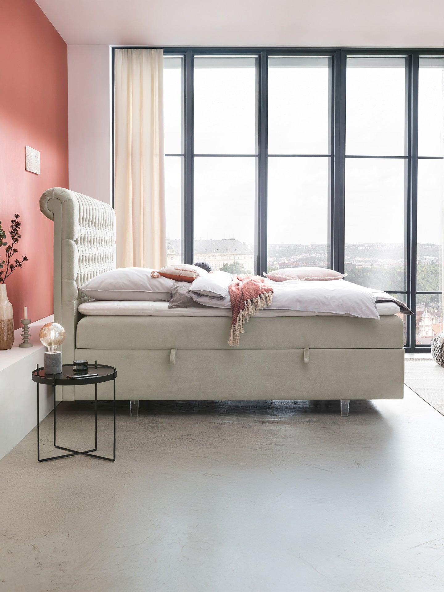 Samt Boxspringbett mit Stauraum Creme CHESTER