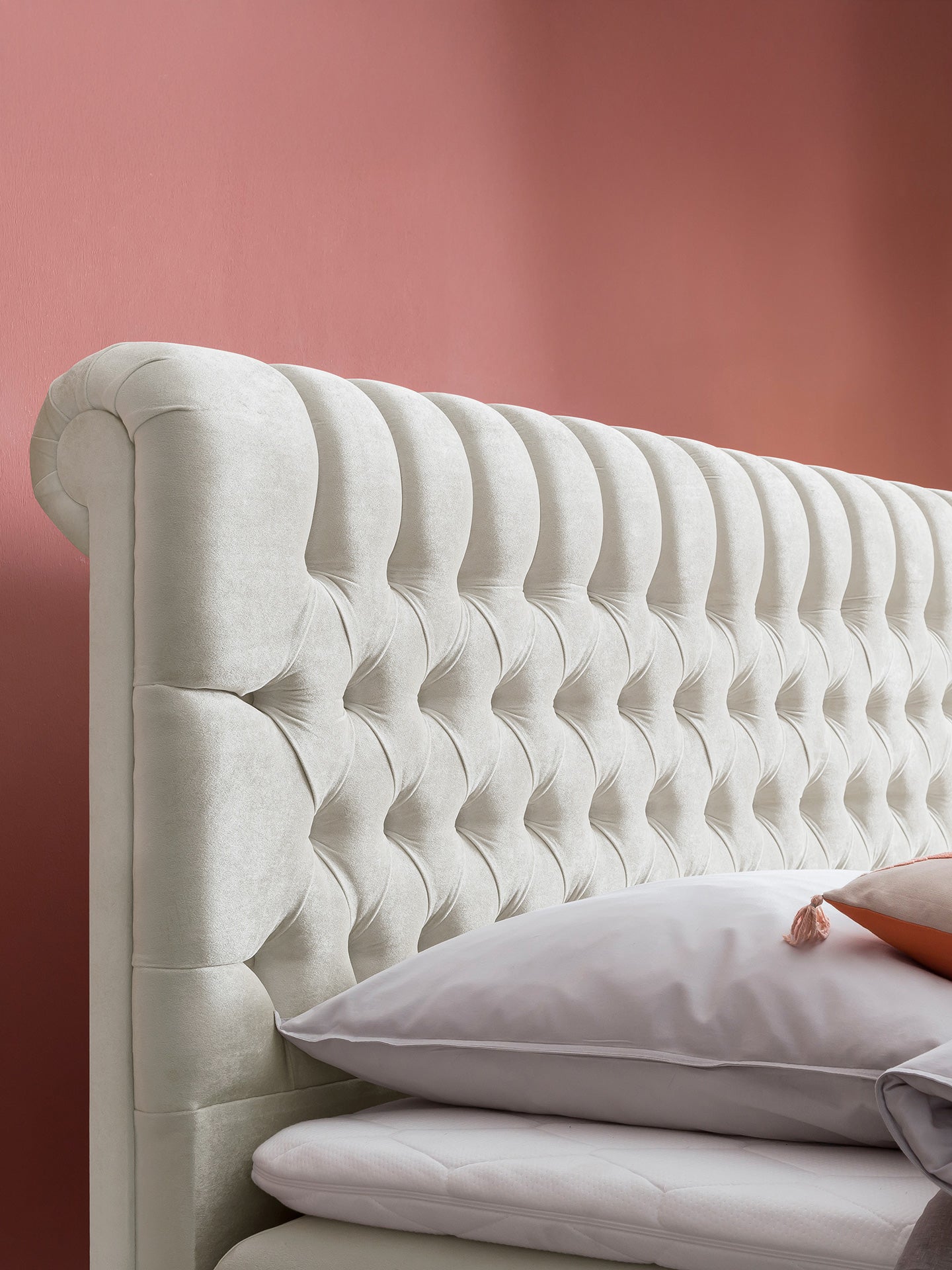 Samt Boxspringbett mit Stauraum Creme CHESTER