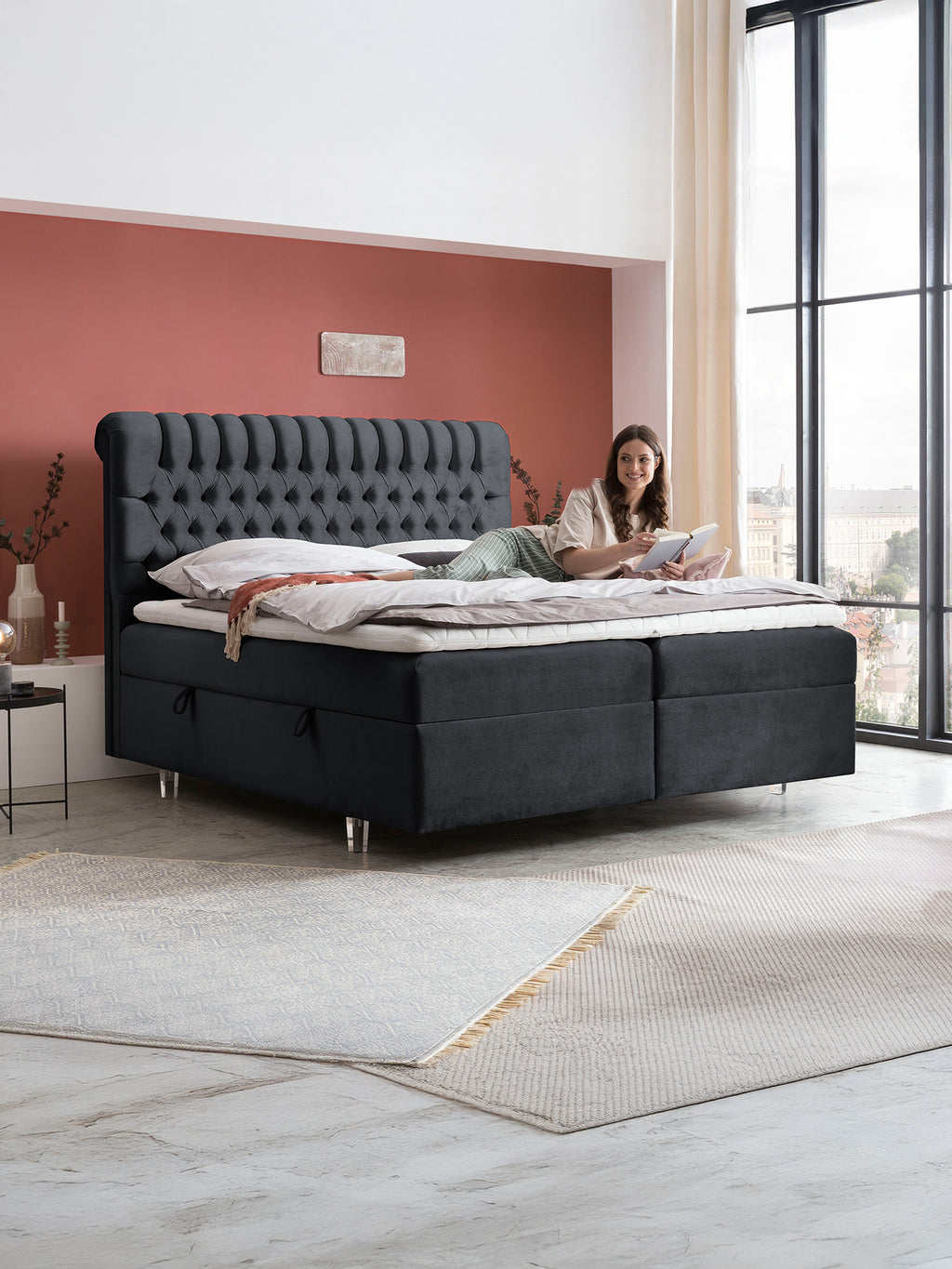 Samt Boxspringbett mit Stauraum Schwarz CHESTER