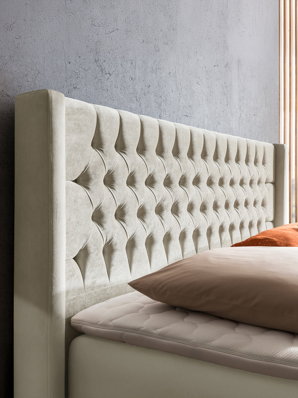 Samt Boxspringbett mit Stauraum Creme FLORIDA