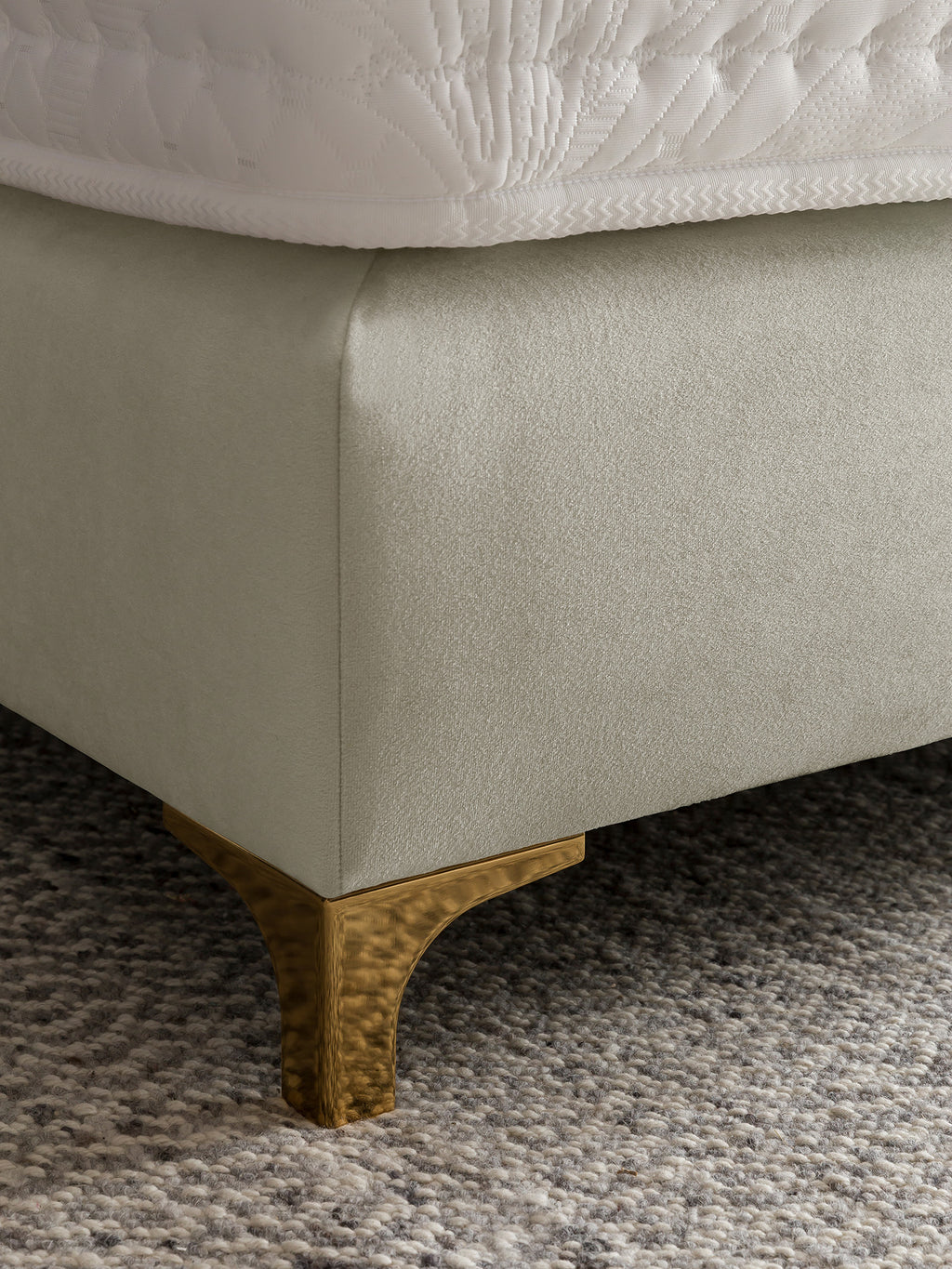 Samt Boxspringbett Creme KANSAS