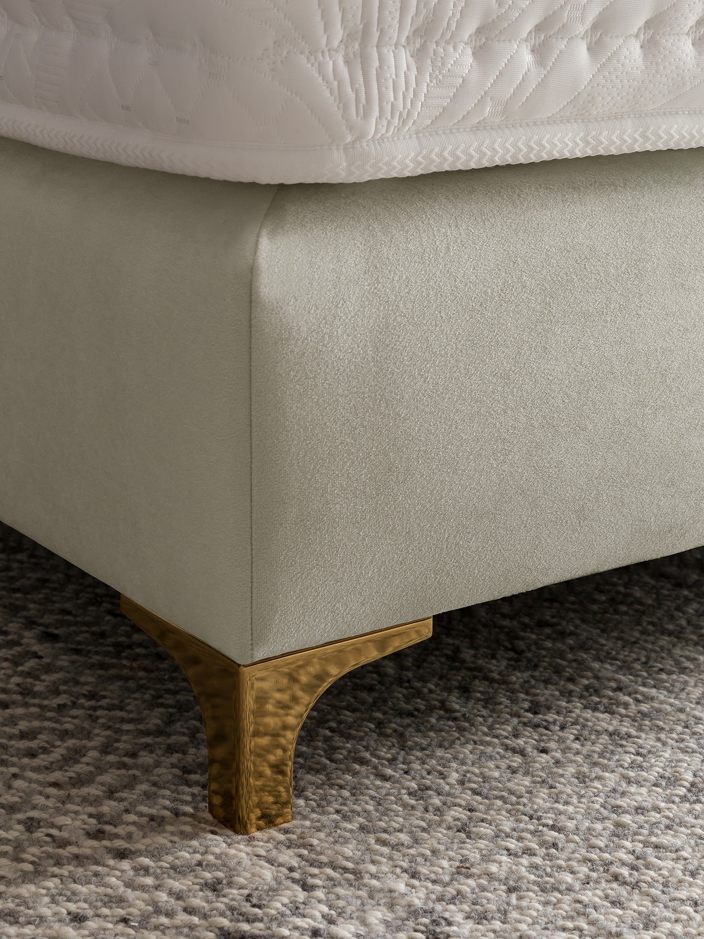 Samt Boxspringbett Creme KANSAS