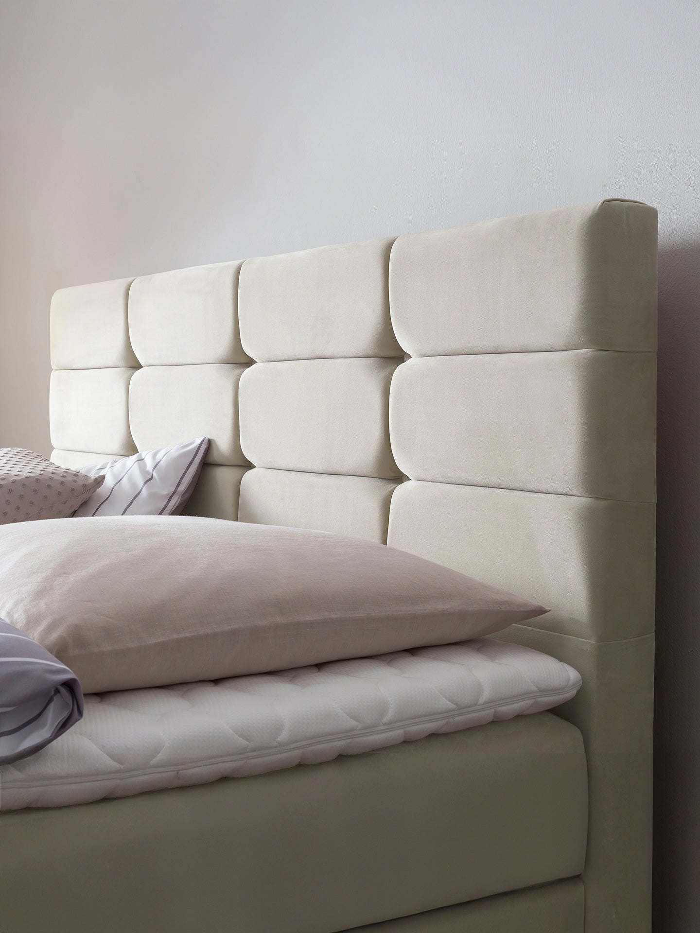 Velours Boxspringbett mit Stauraum Creme KANSAS