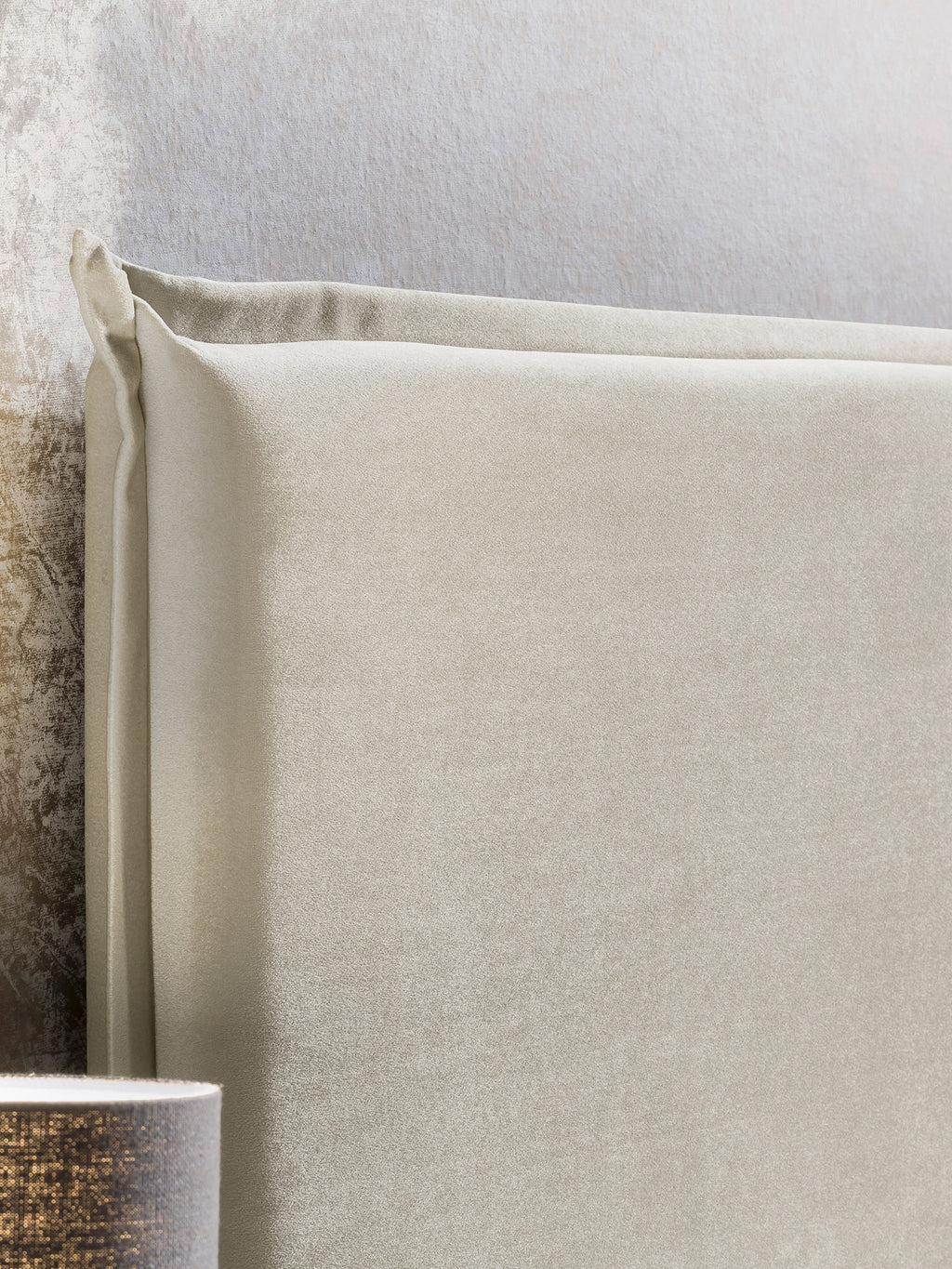 Samt Boxspringbett Creme LONDON