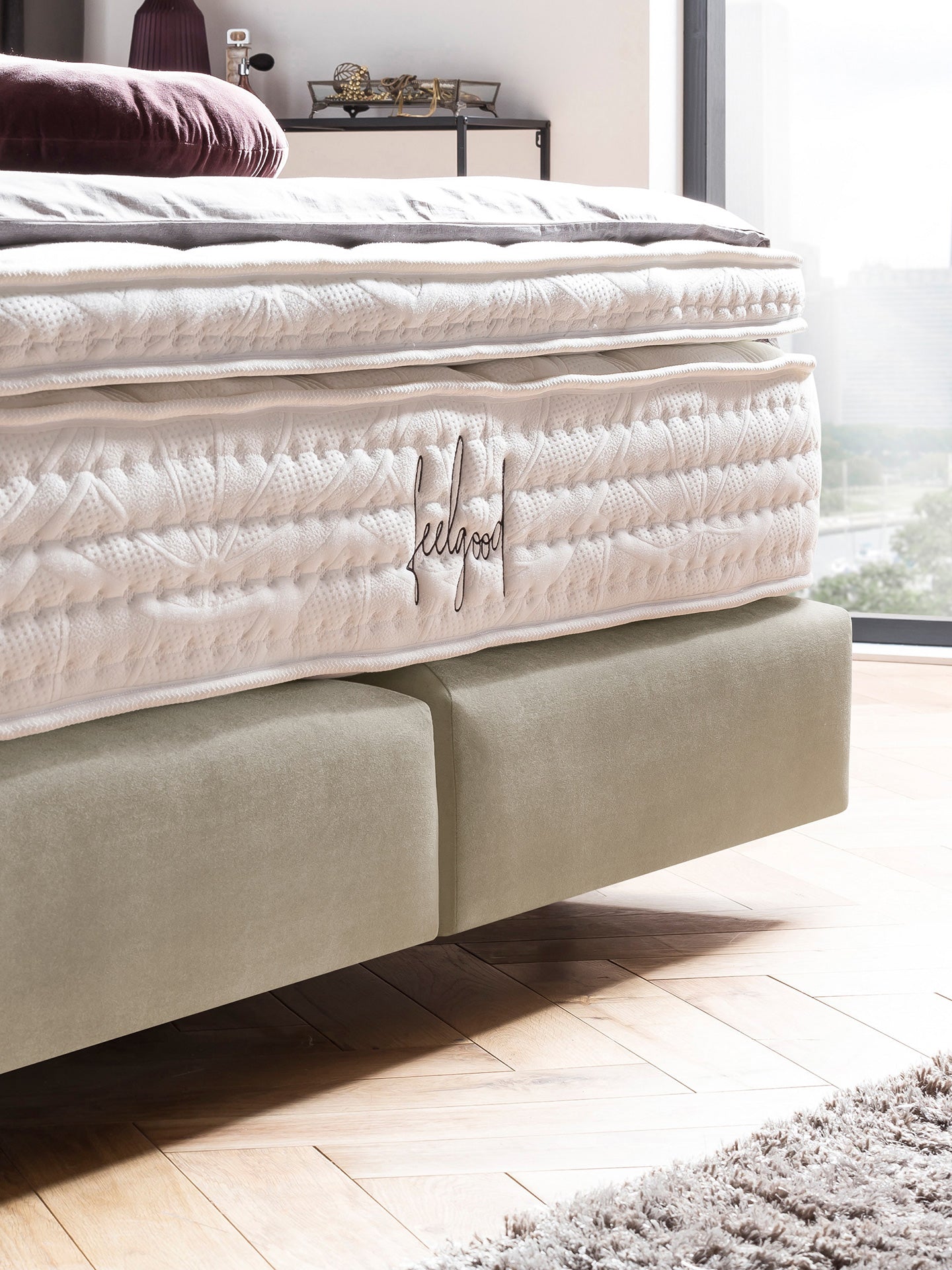 Samt Boxspringbett Creme LONDON