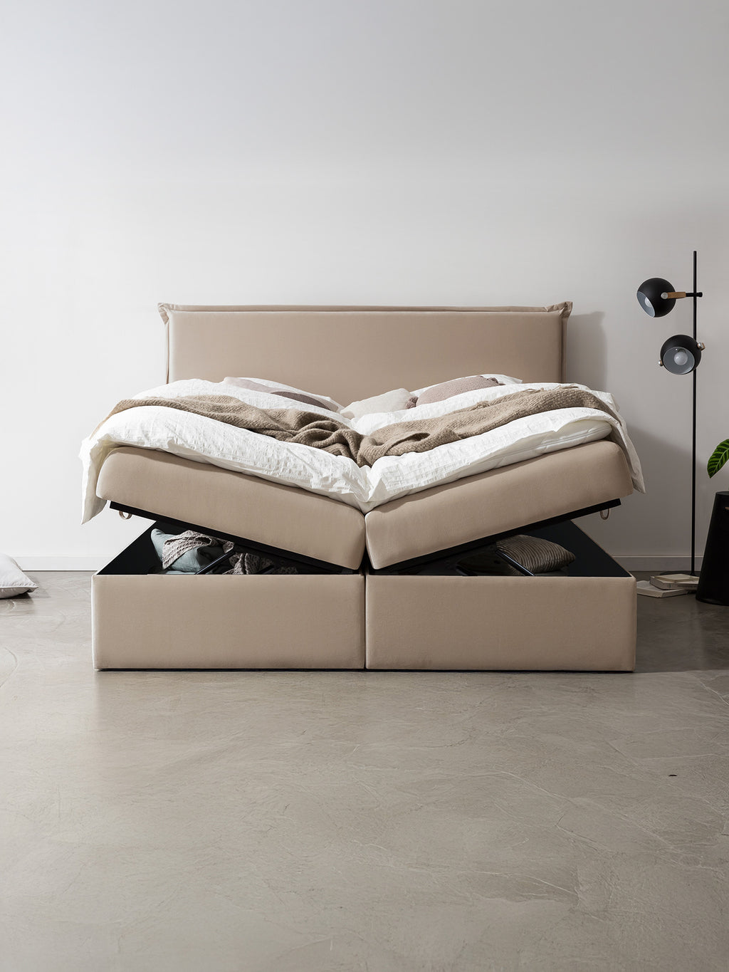 Samt Boxspringbett mit Stauraum Beige LONDON