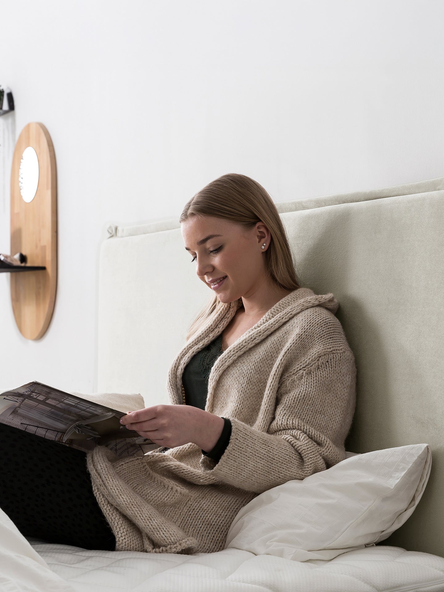 Samt Boxspringbett mit Stauraum Creme LONDON