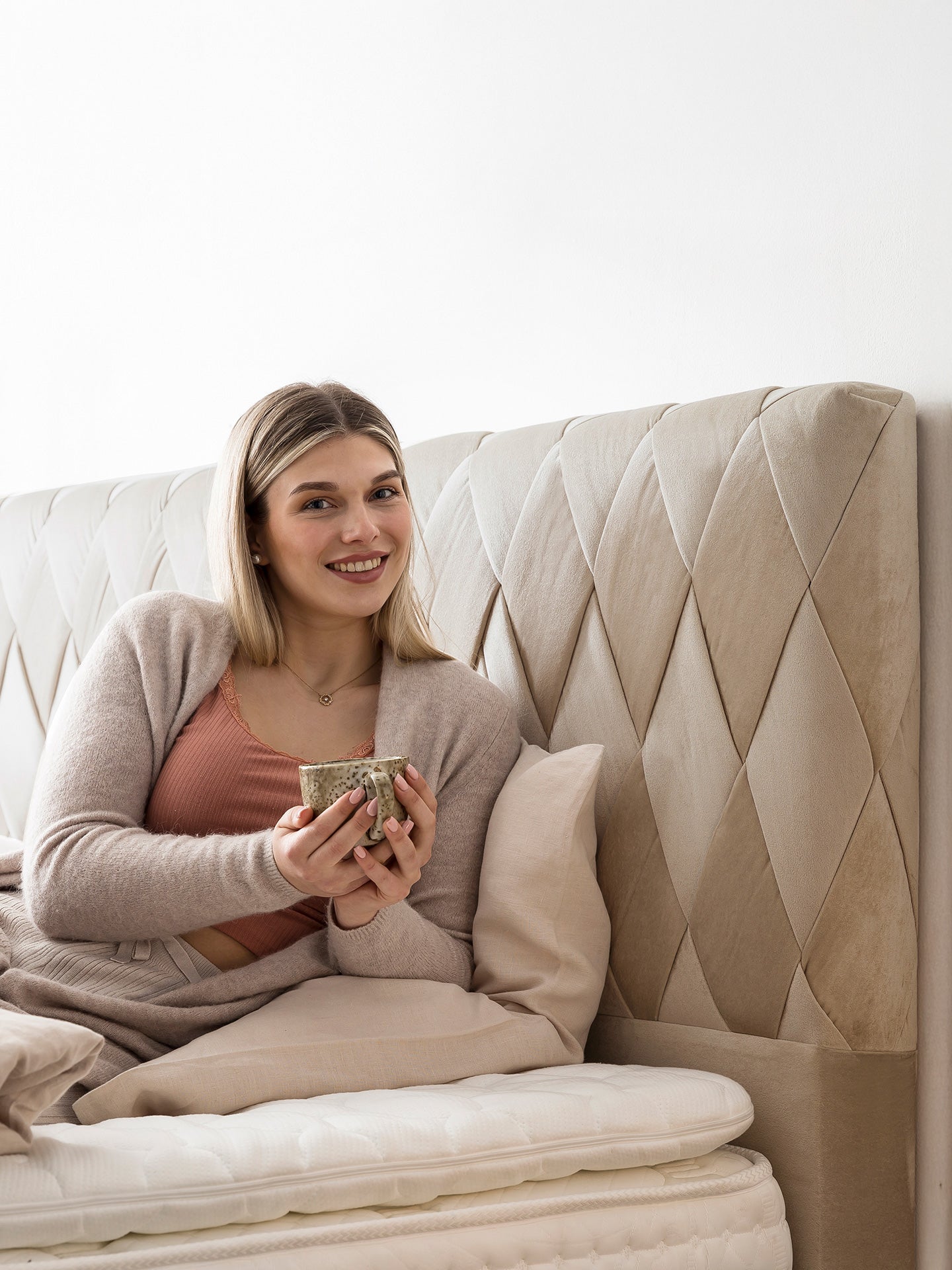 Samt Boxspringbett Beige LYON