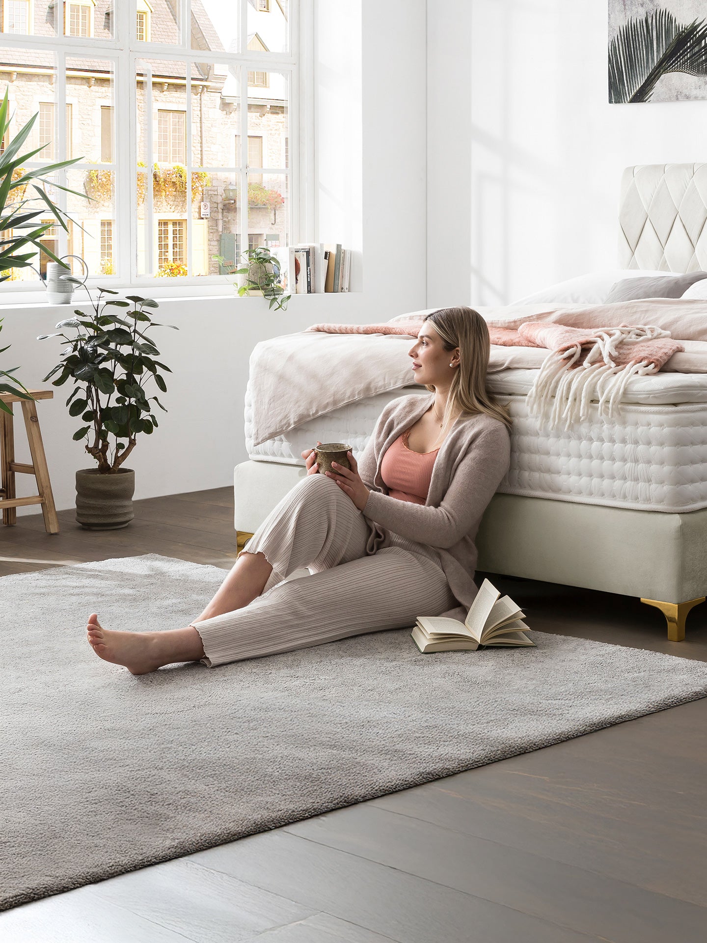 Samt Boxspringbett Creme LYON