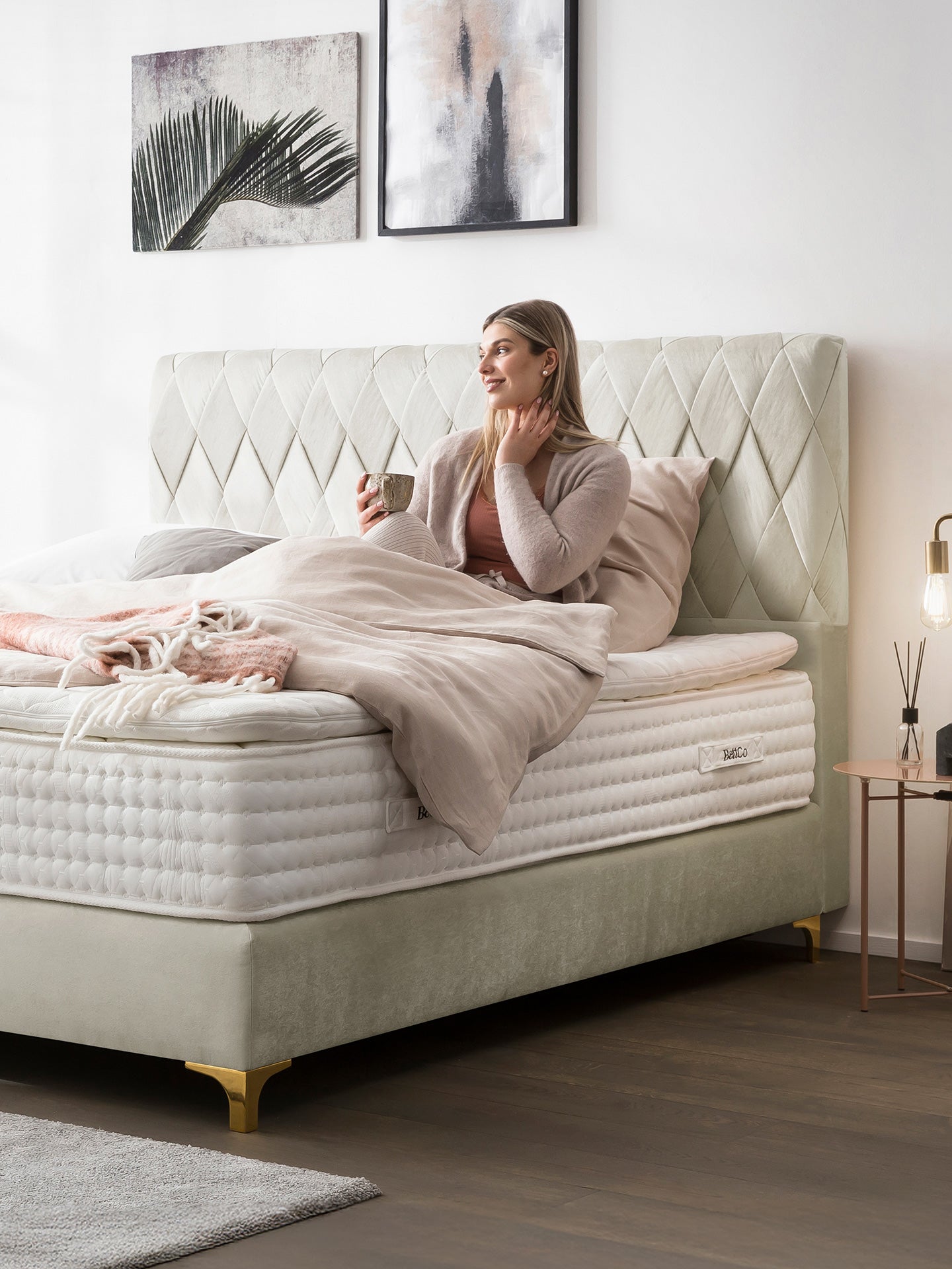 Samt Boxspringbett Creme LYON