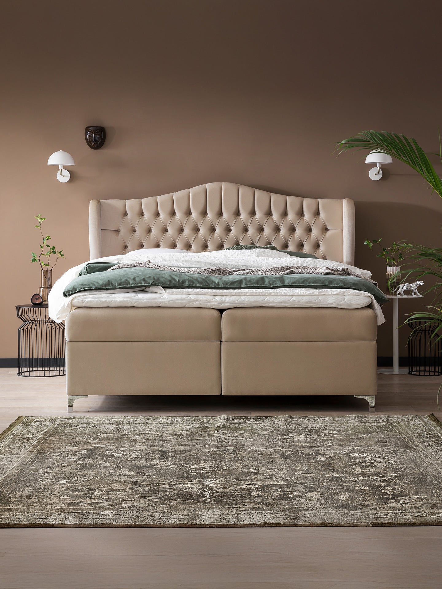Samt Boxspringbett mit Stauraum Beige MAISON