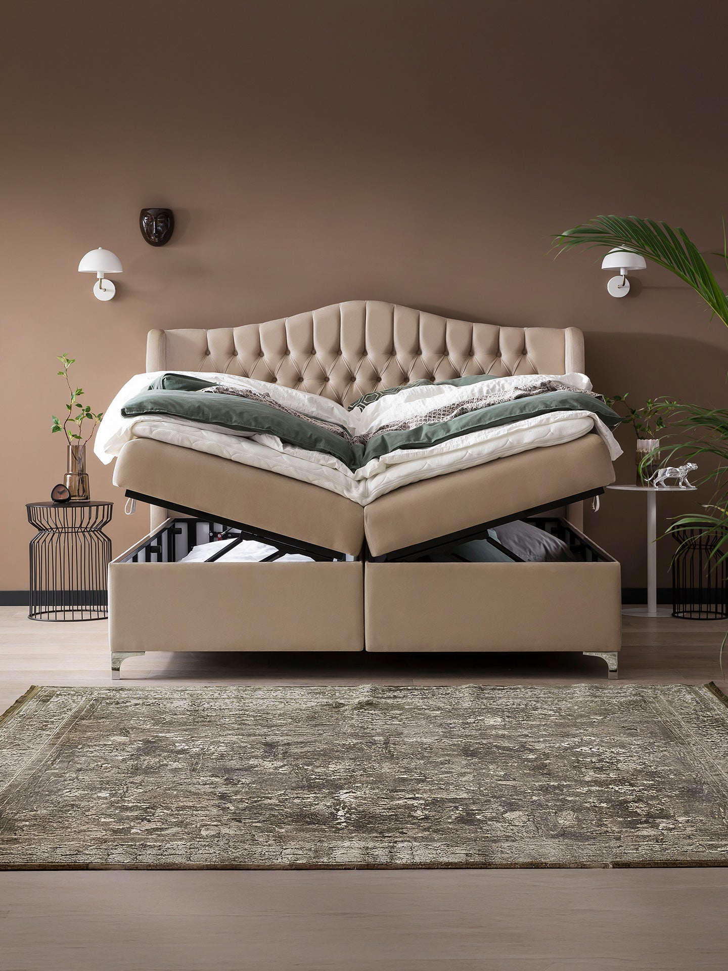 Samt Boxspringbett mit Stauraum Beige MAISON