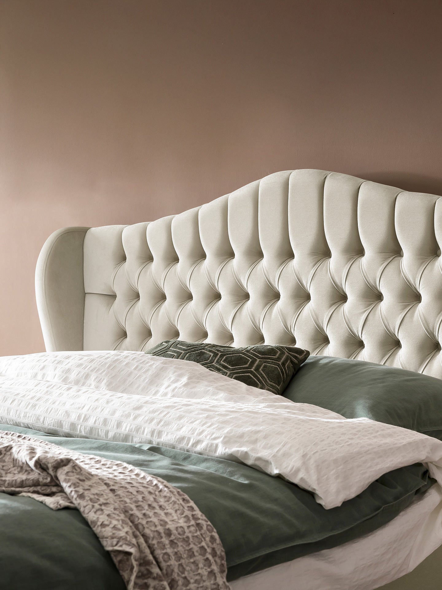 Samt Boxspringbett mit Stauraum Creme MAISON