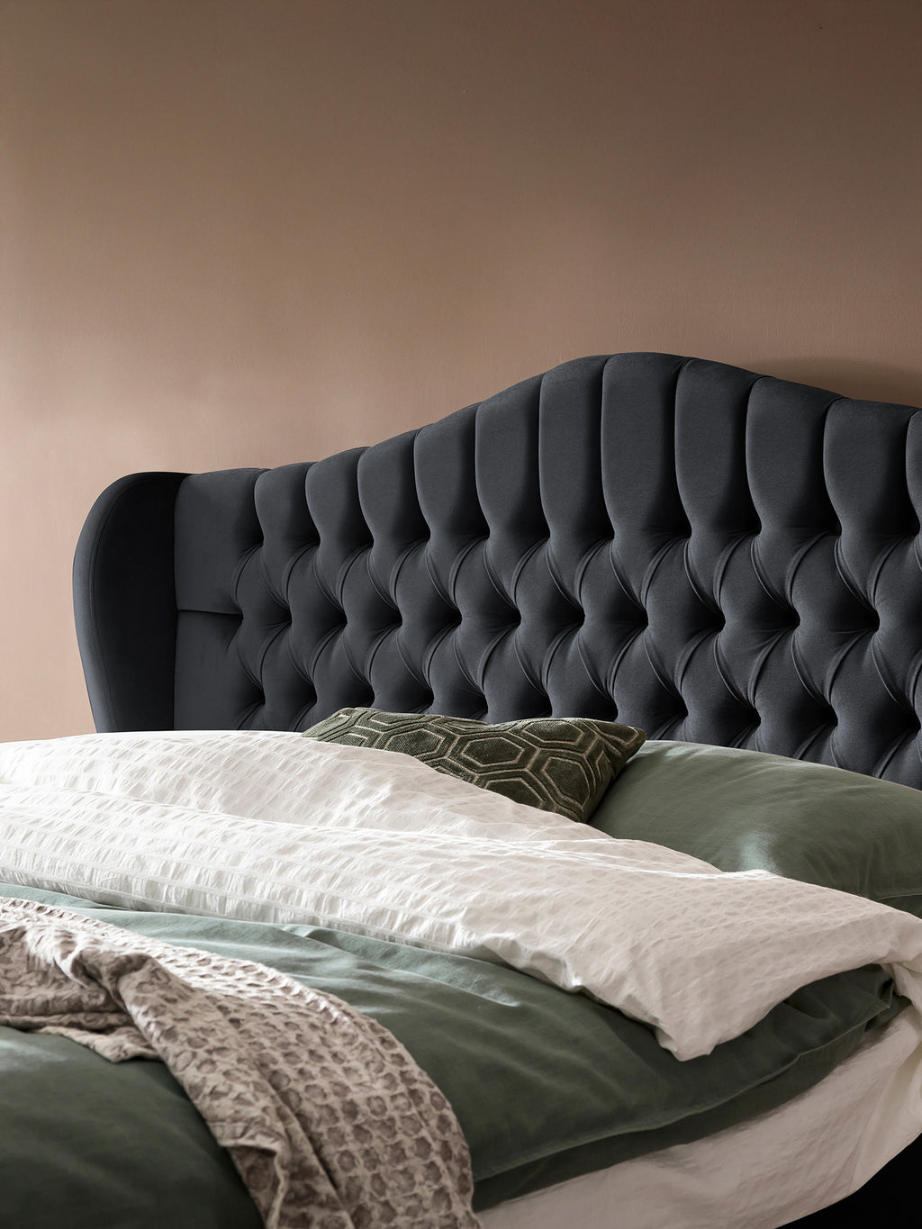 Samt Boxspringbett mit Stauraum Schwarz MAISON