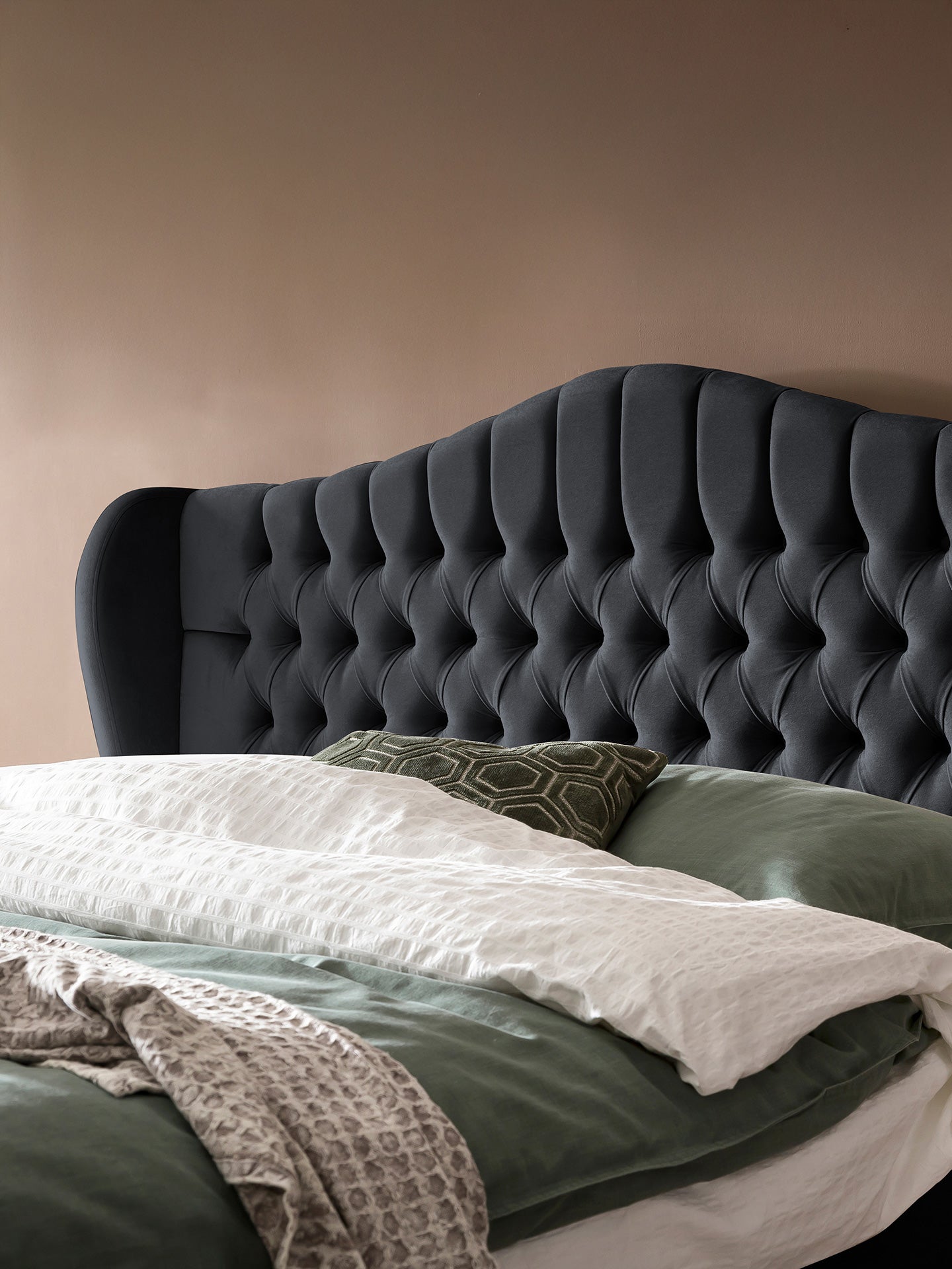 Samt Boxspringbett mit Stauraum Schwarz MAISON