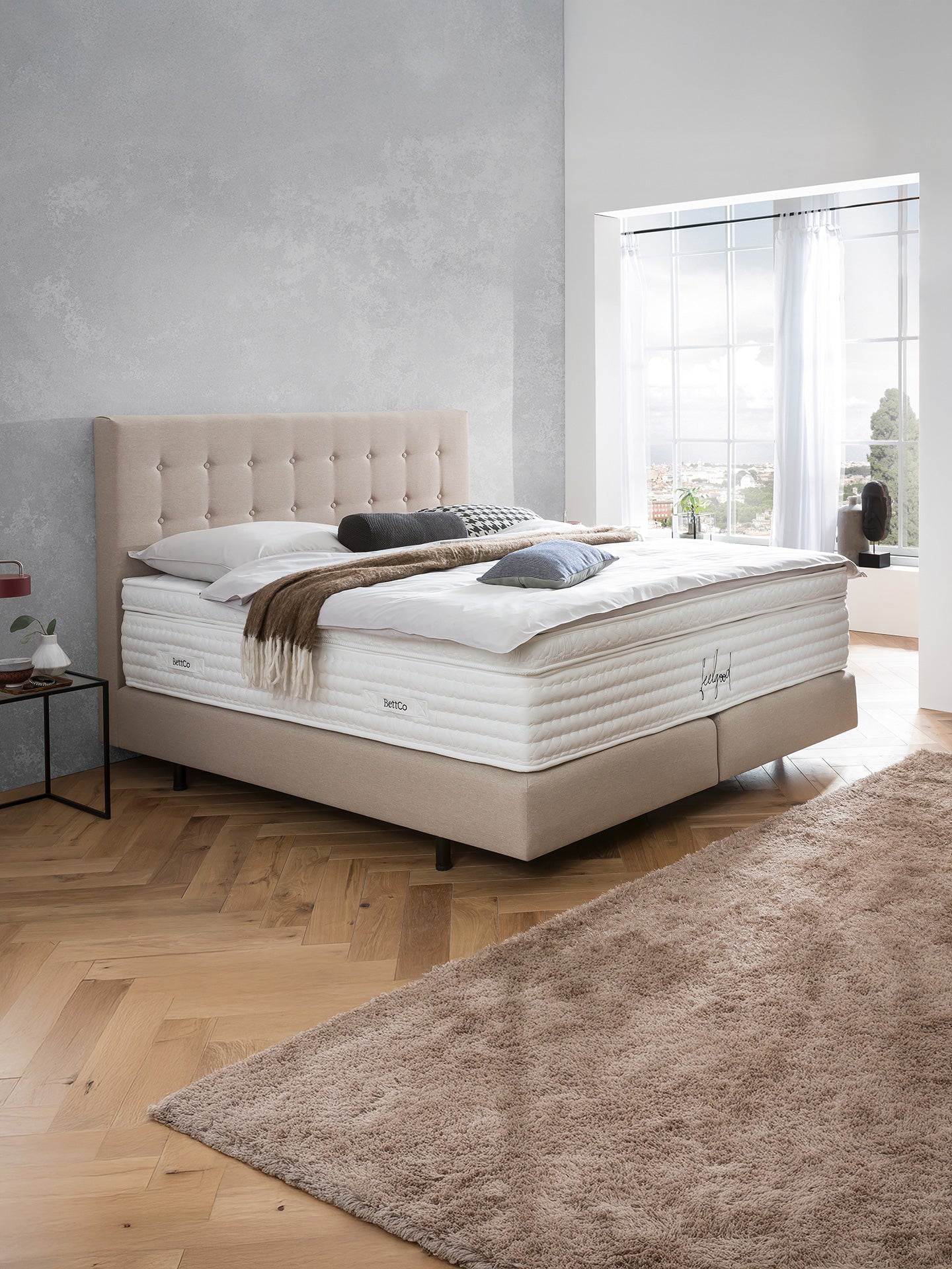 Webstoff Boxspringbett Beige MILANO