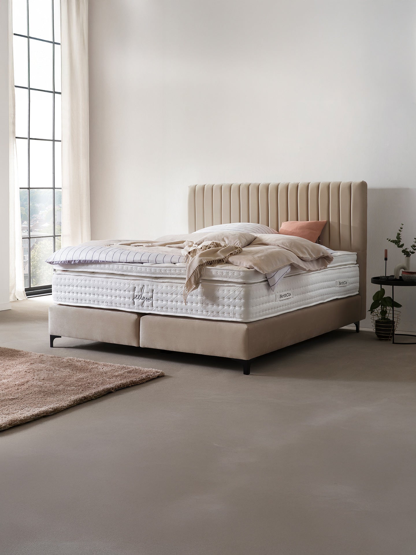Samt Boxspringbett Beige PARIS