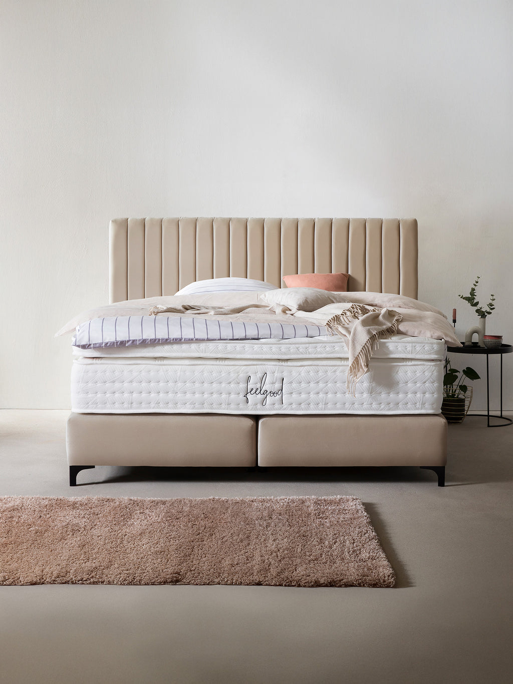Samt Boxspringbett Beige PARIS