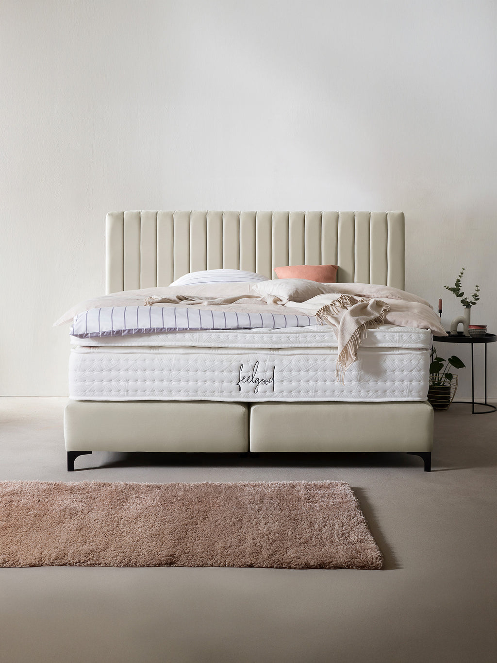 Samt Boxspringbett Creme PARIS