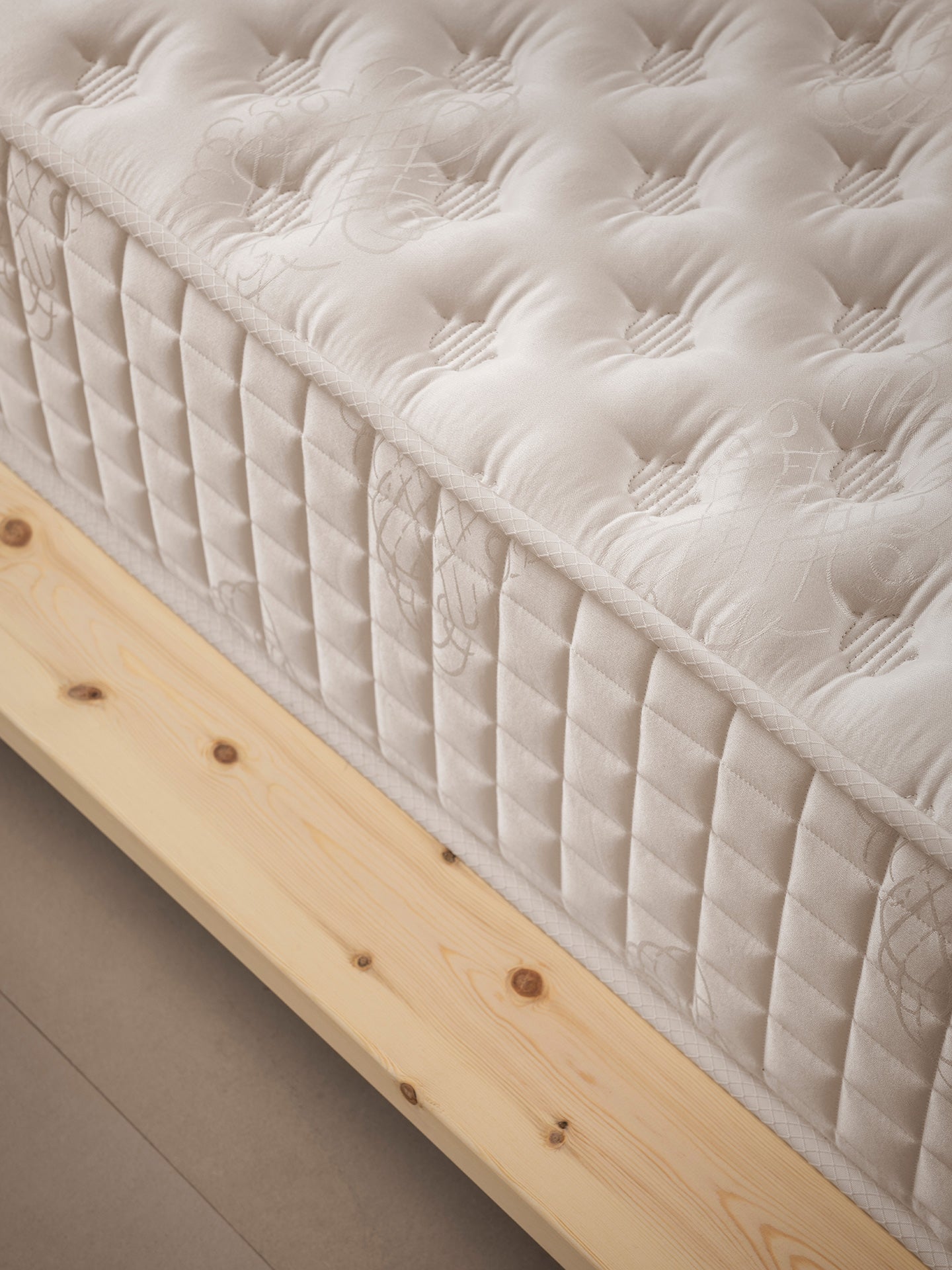 Luxus Matratze HR Kaltschaum THE ONE Königlich