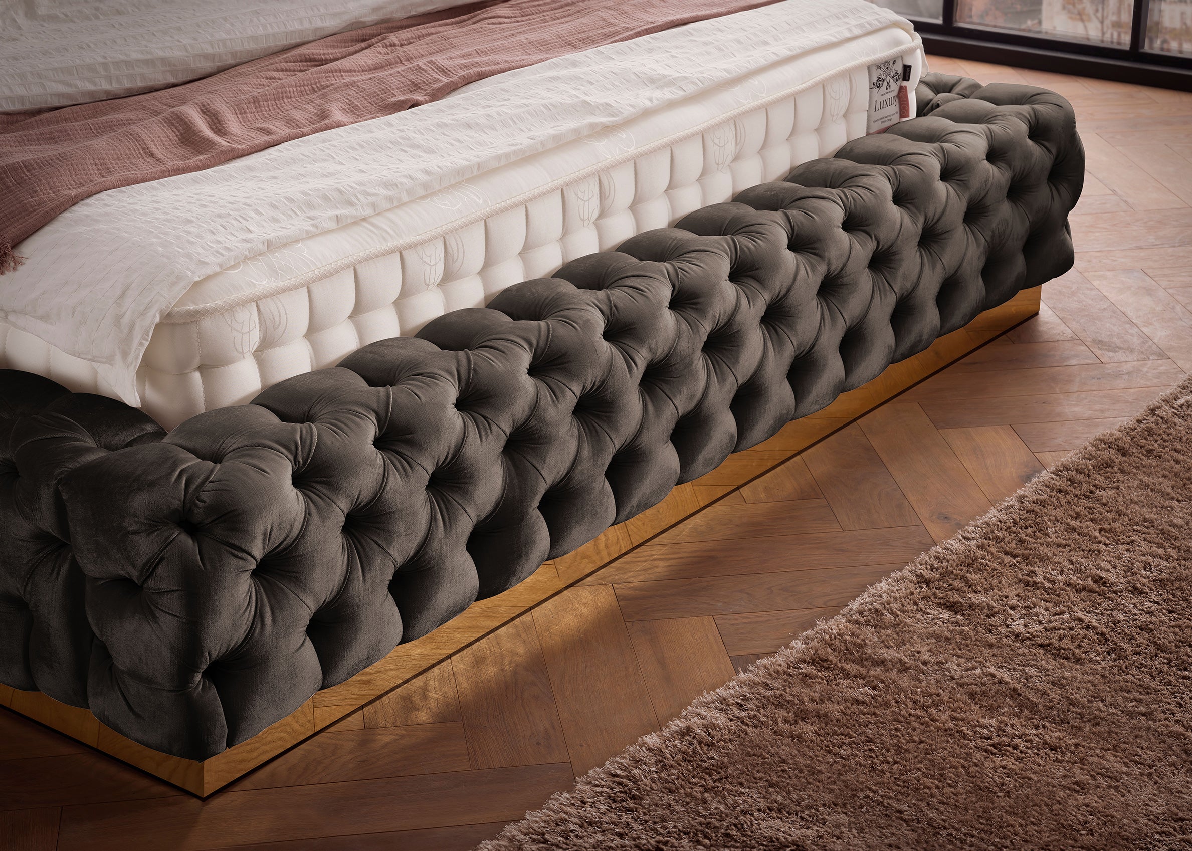 Velours Luxus Bett mit Bettkasten Taupe PLAZA