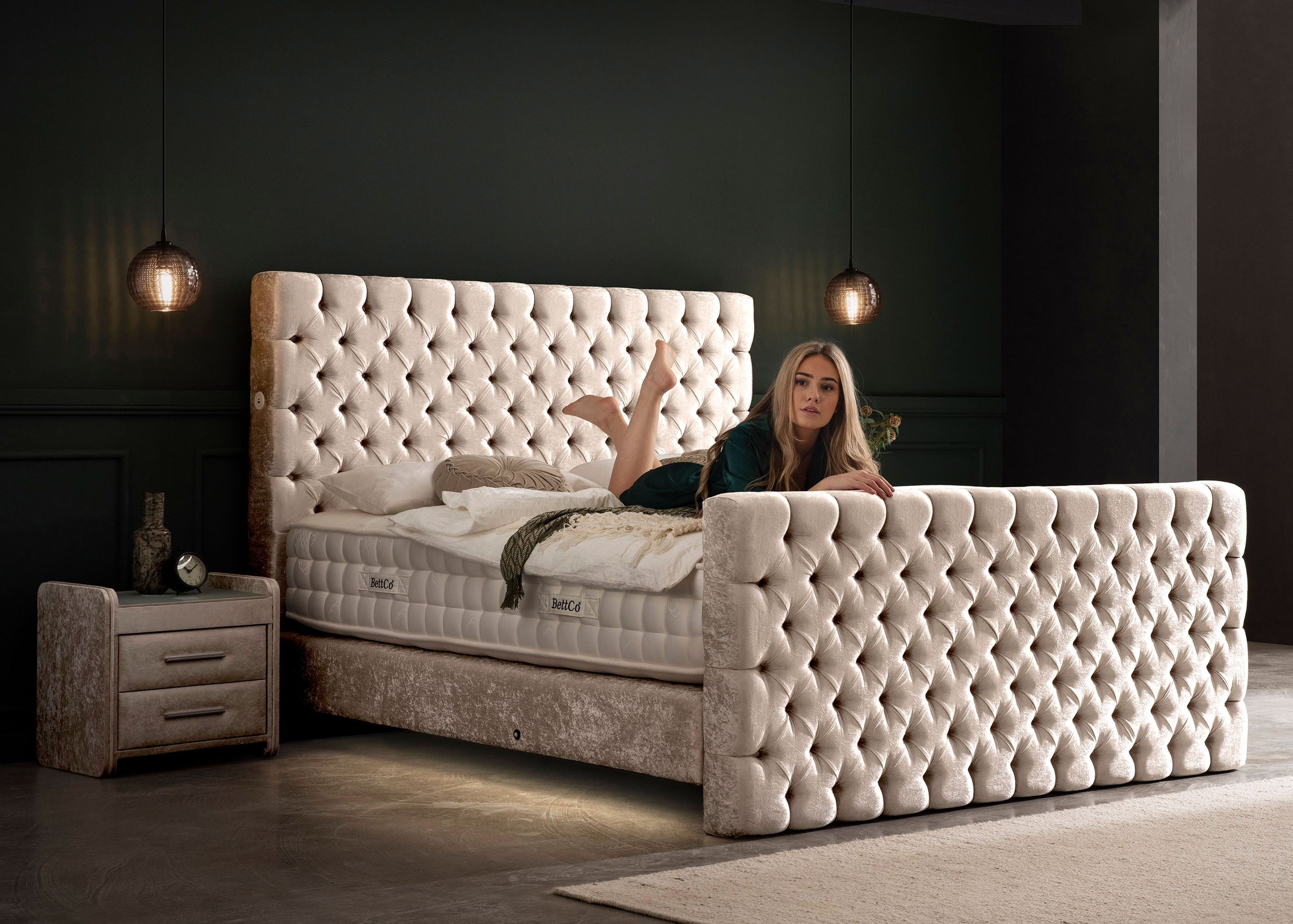 Crushed Velvet Luxus Boxspringbett Creme PLAZA