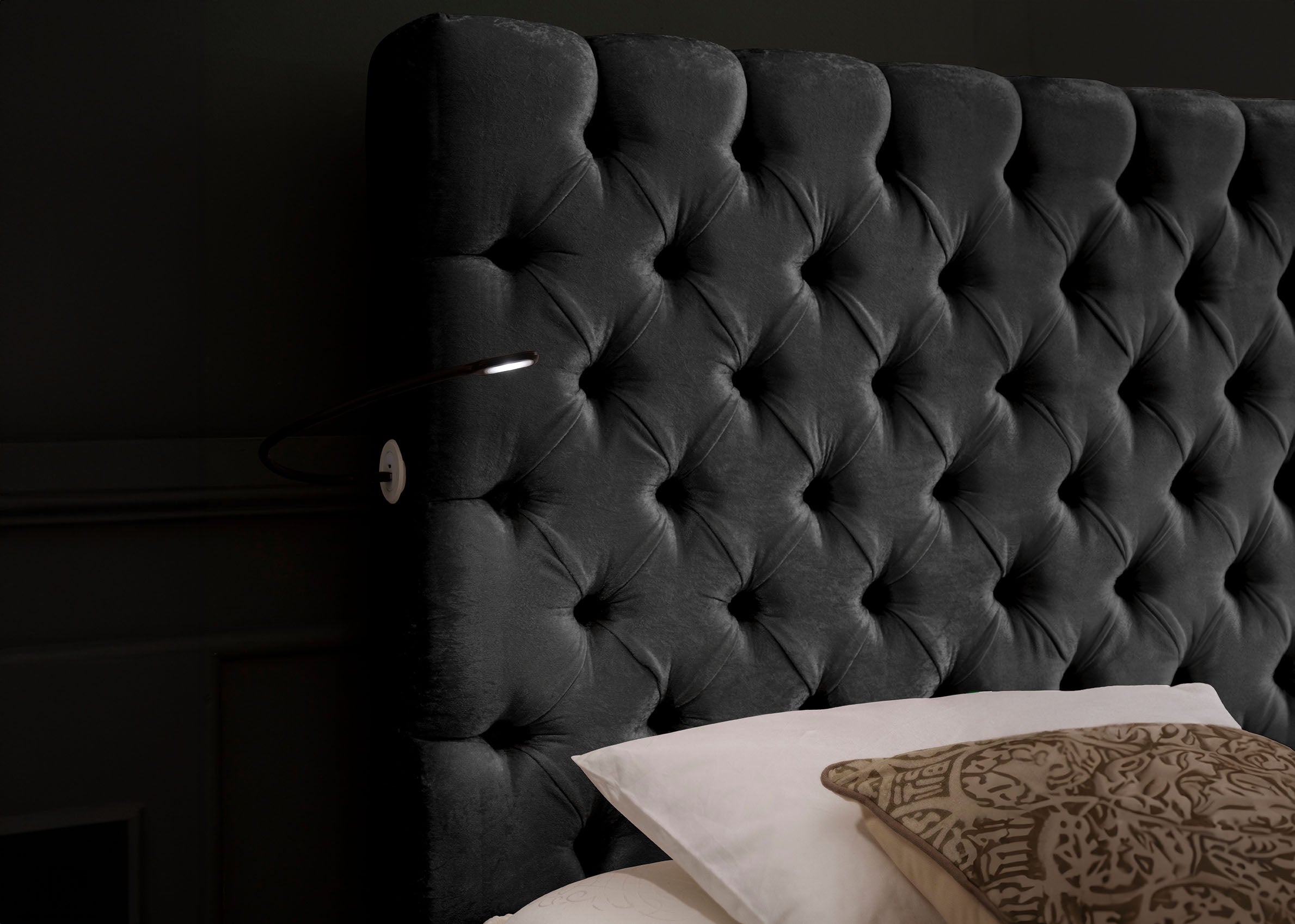 Crushed Velvet Luxus Boxspringbett Schwarz PLAZA