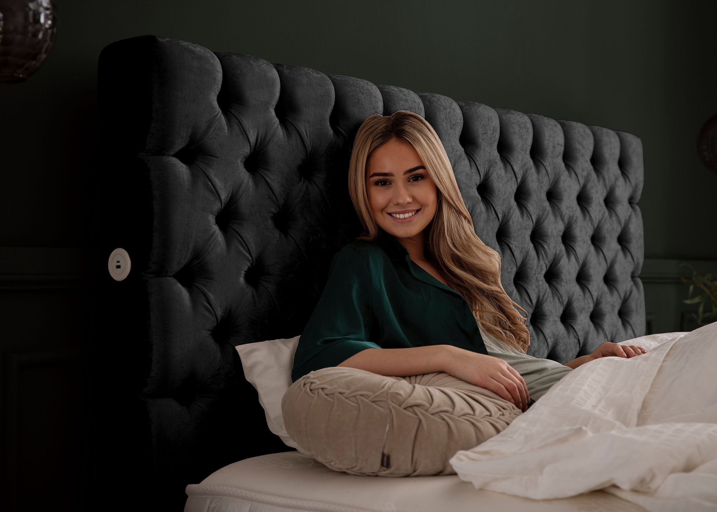 Crushed Velvet Luxus Boxspringbett Schwarz PLAZA