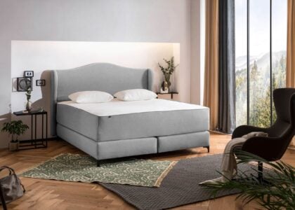 Boxspringbett Lissabon in Webstoff Hellgrau mit passenden Sleep Cover