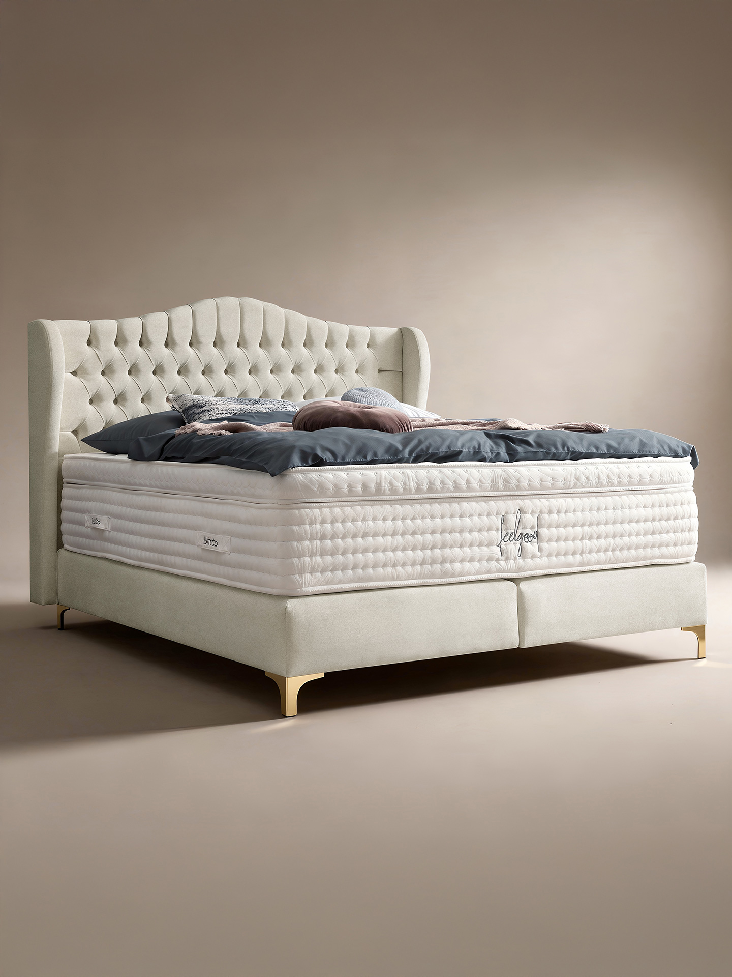 Boxspringbett-Maison-in-Samt-Creme-11 Boxspringbett Maison in Samt – Bild 12