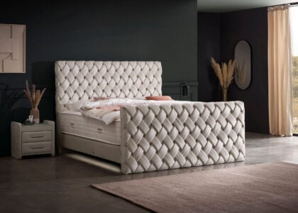 Luxus Boxspringbett mit Bettkasten Crowne in Altweiss Picasso Velourstoff