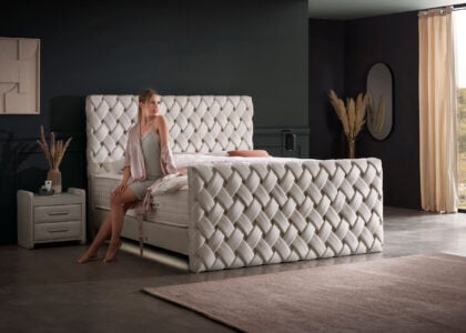 Luxus Boxspringbett mit Bettkasten Crowne in Altweiss Picasso Velourstoff