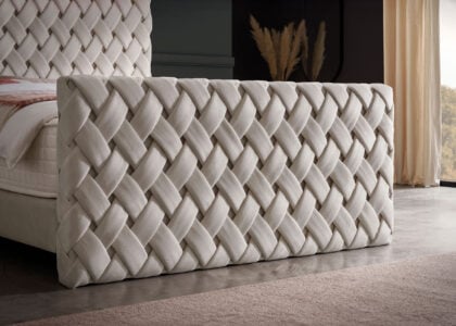 Luxus Boxspringbett mit Bettkasten Crowne in Altweiss Picasso Velourstoff