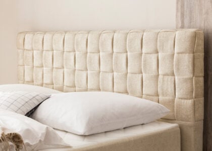 Bett mit Bettkasten Barcelo in Teddystoff Creme