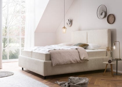 Bett mit Bettkasten Bari in Teddystoff Creme