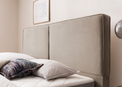 Bett mit Bettkasten Bari in Velour Taupe