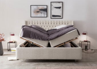 Bett mit Bettkasten Florida 200 x 200 cm in Altweiß Teddystoff