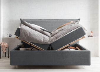 Bett mit Bettkasten London 200 x 200 cm in Dunkelgrau Teddystoff