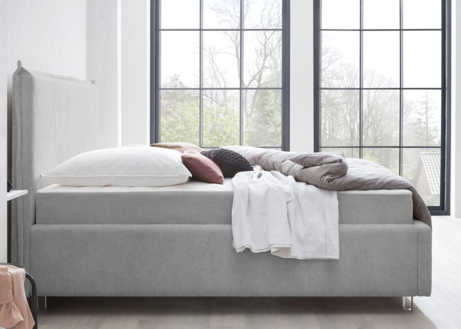 Bett mit Bettkasten in Teddystoff London – Bild 4